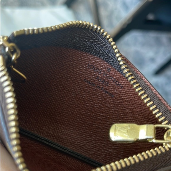 SOLD!!!! Louis Vuitton Monogram Key Pouch - Picture 12 of 16